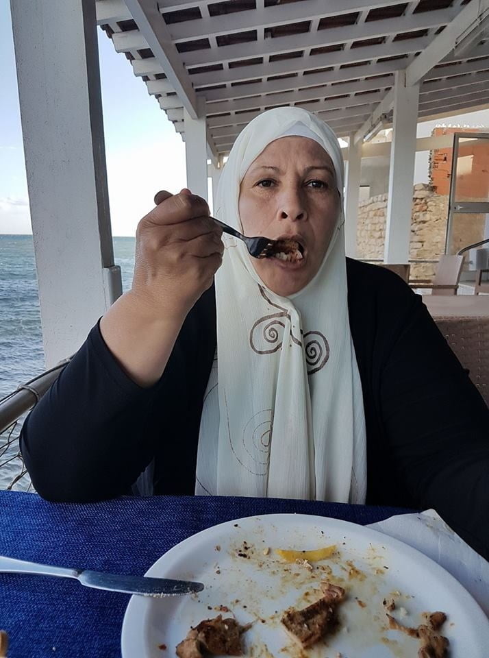 Araba tunisina matura hijab grandi tette & grande culo bbw granny
 #81485180