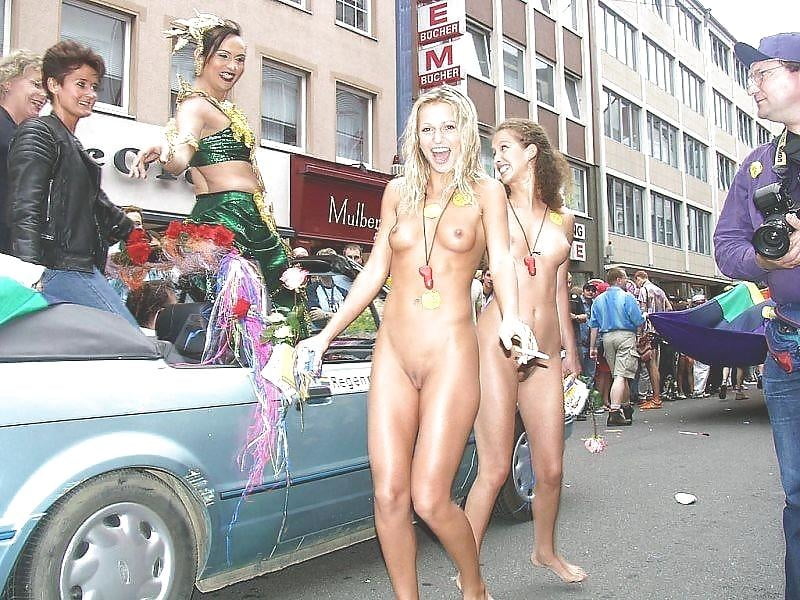 Clothed Male,Naked Female(CMNF) #82029152