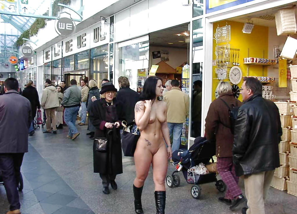 Clothed Male,Naked Female(CMNF) #82029173