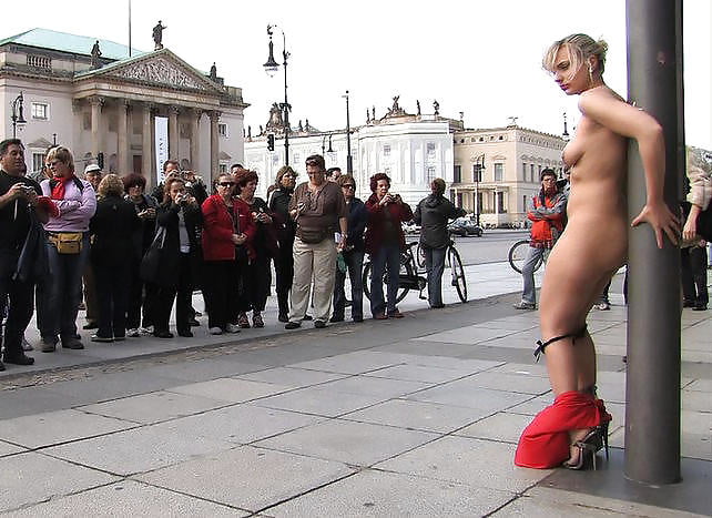 Clothed Male,Naked Female(CMNF) #82029191
