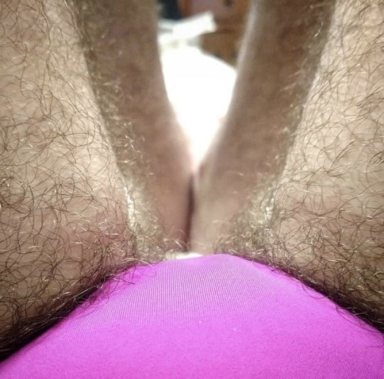 Panty Busch, haarige Arme, Beine, Gruben, Pfade
 #96495913