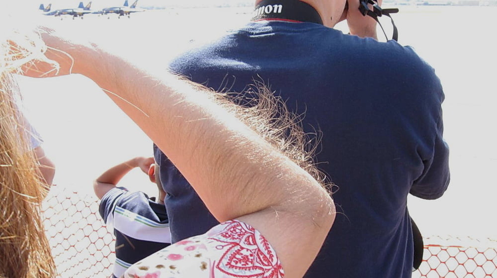 Panty Busch, haarige Arme, Beine, Gruben, Pfade
 #96495963