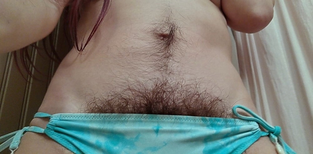 Panty Busch, haarige Arme, Beine, Gruben, Pfade
 #96496014