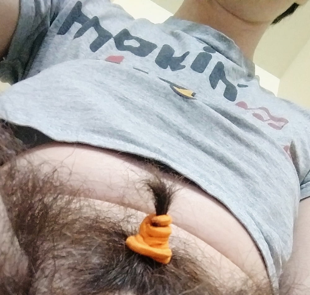 Panty Busch, haarige Arme, Beine, Gruben, Pfade
 #96496065