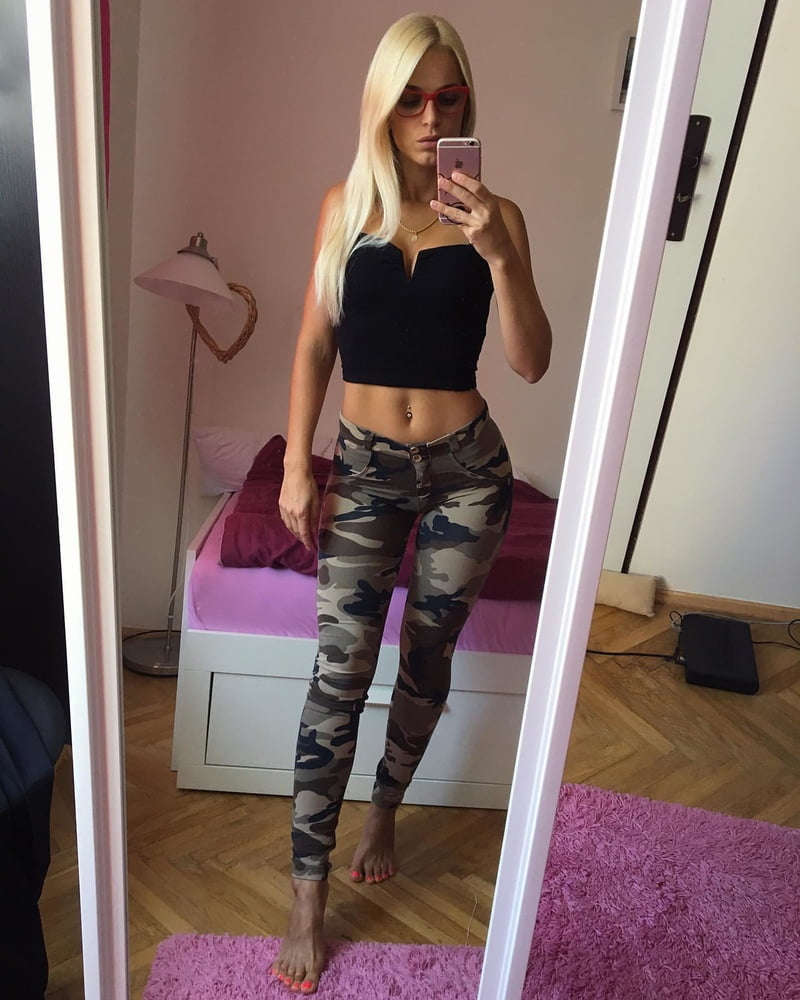 Ilonka cajankova - modèle tchèque sexy de fitness et freddy wear
 #92024797