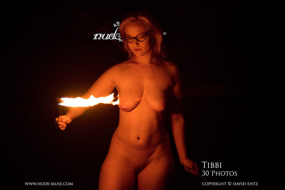 Musa desnuda
 #100824148