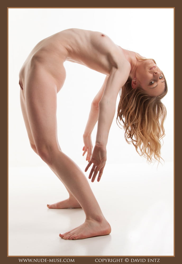 Musa desnuda
 #100824473