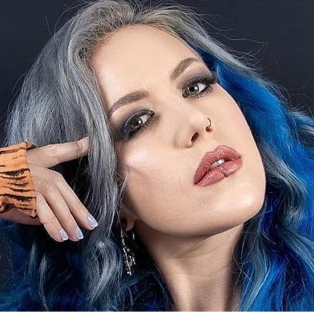 Alissa White-Gluz jerk material #95903096