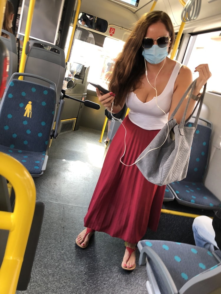 Huge Tits in Frankfurter Bus Line 39 #81814855