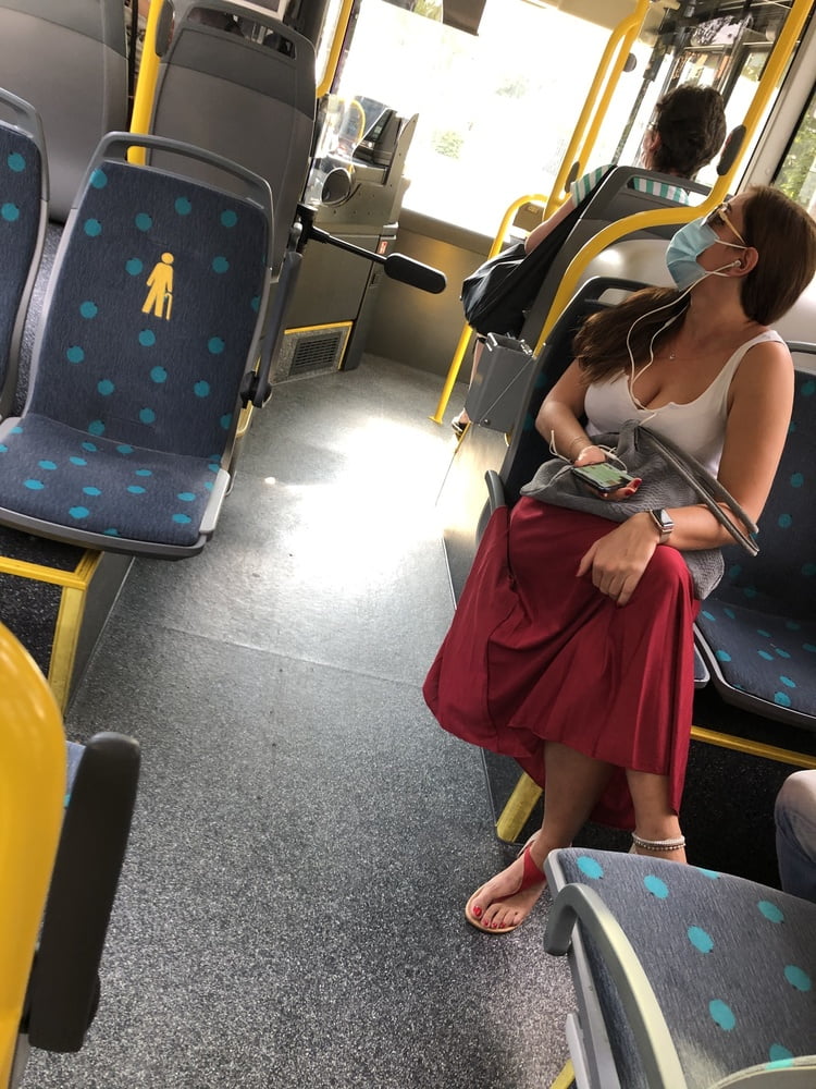 Huge Tits in Frankfurter Bus Line 39 #81814876
