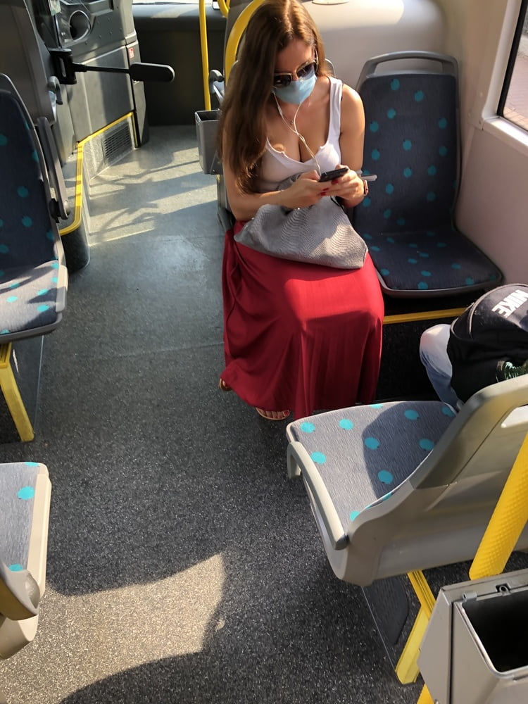Huge Tits in Frankfurter Bus Line 39 #81814896