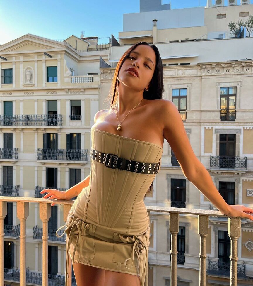 Emilia Mernes desnuda #108907901