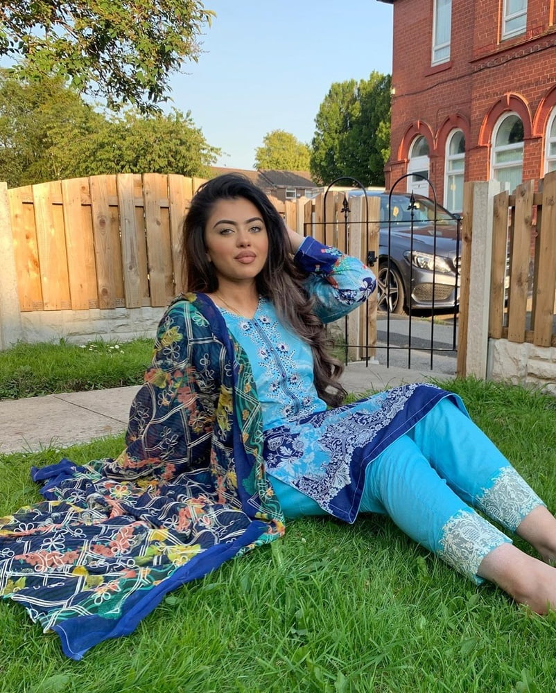 Sexy Paki Schlampen
 #92875383