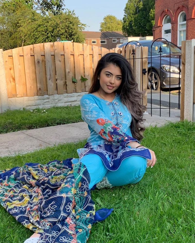 Sexy Paki Schlampen
 #92875389