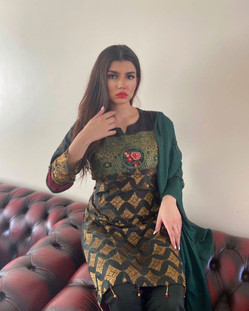 Sexy Paki Schlampen
 #92875401