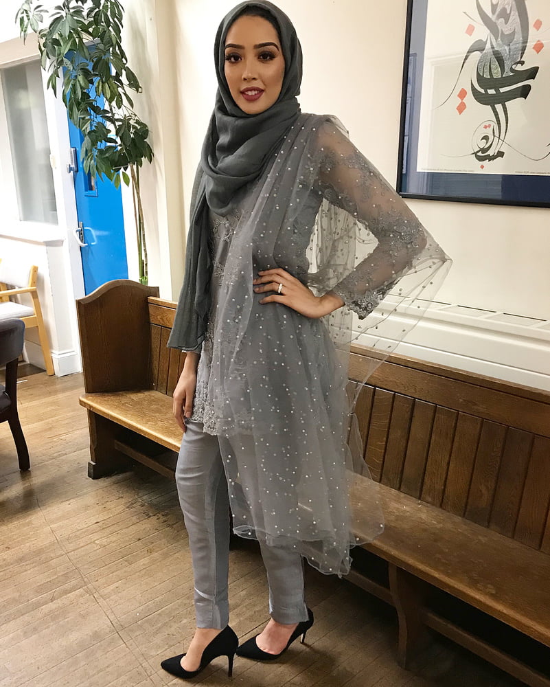 Sexy Paki Schlampen
 #92875421