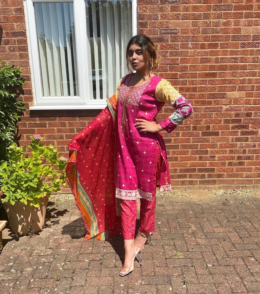 Sexy Paki Schlampen
 #92875512