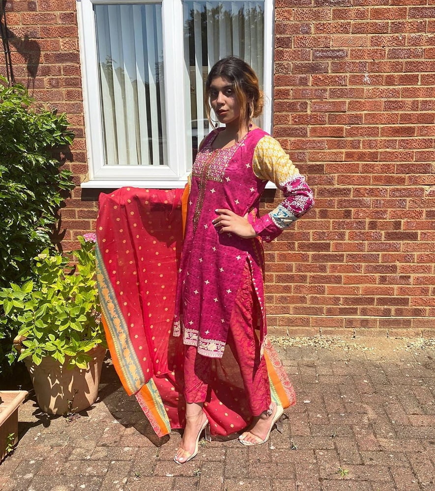 Sexy Paki Schlampen
 #92875518