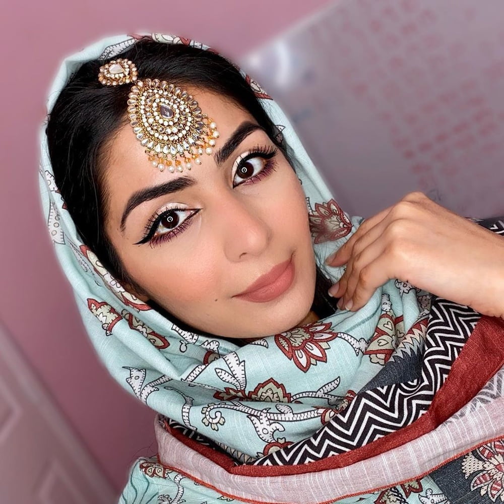 Sexy Paki Schlampen
 #92875551