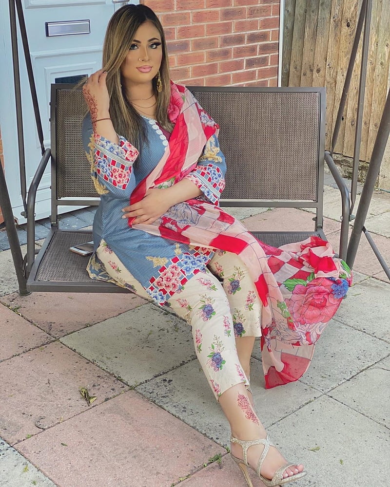 Sexy Paki Schlampen
 #92875729