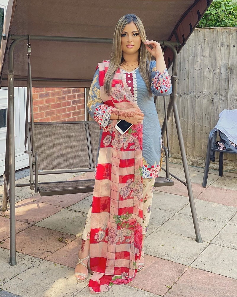 Sexy Paki Schlampen
 #92875733