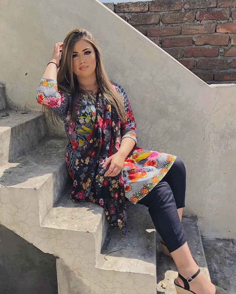 Sexy Paki Schlampen
 #92875735