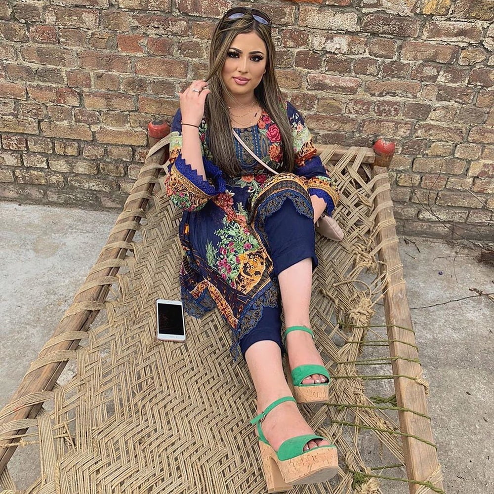 Sexy Paki Schlampen
 #92875742