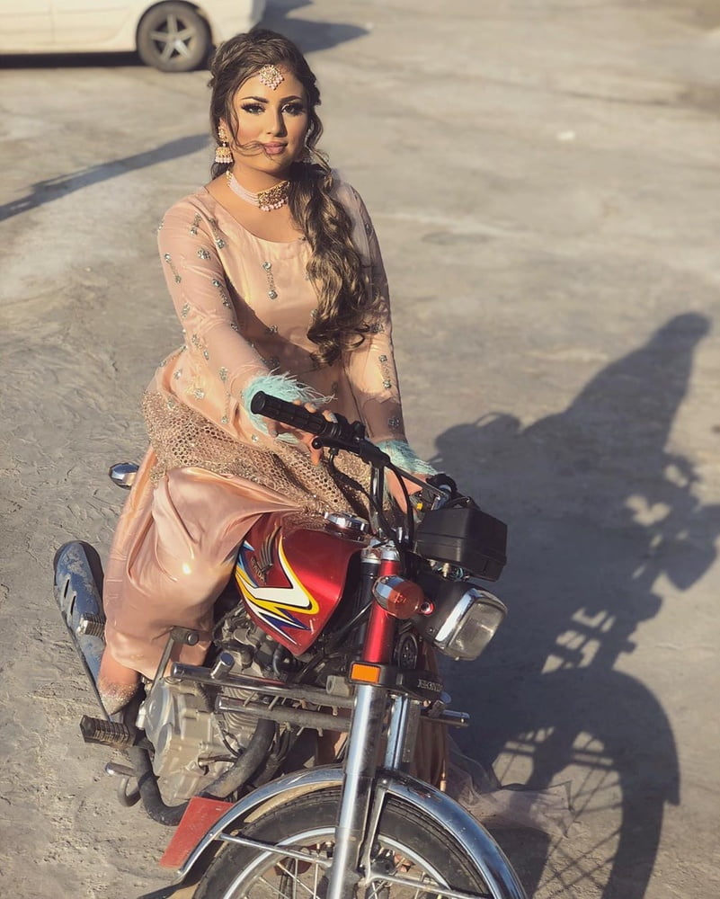 Sexy Paki Schlampen
 #92875751