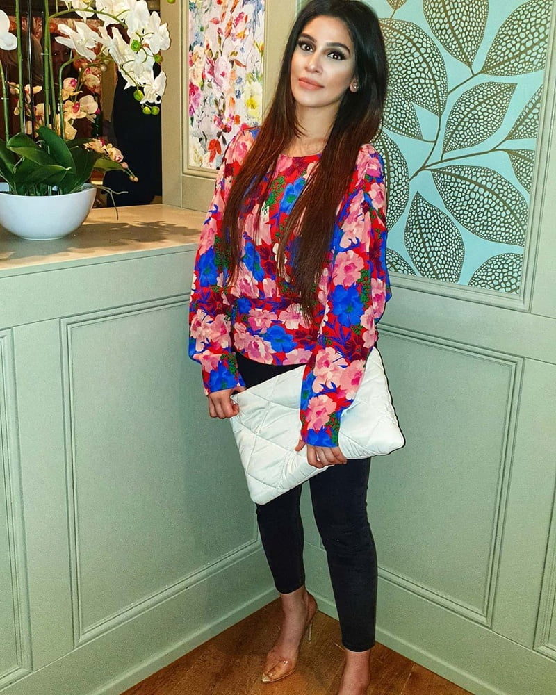 Sexy Paki Schlampen
 #92875869