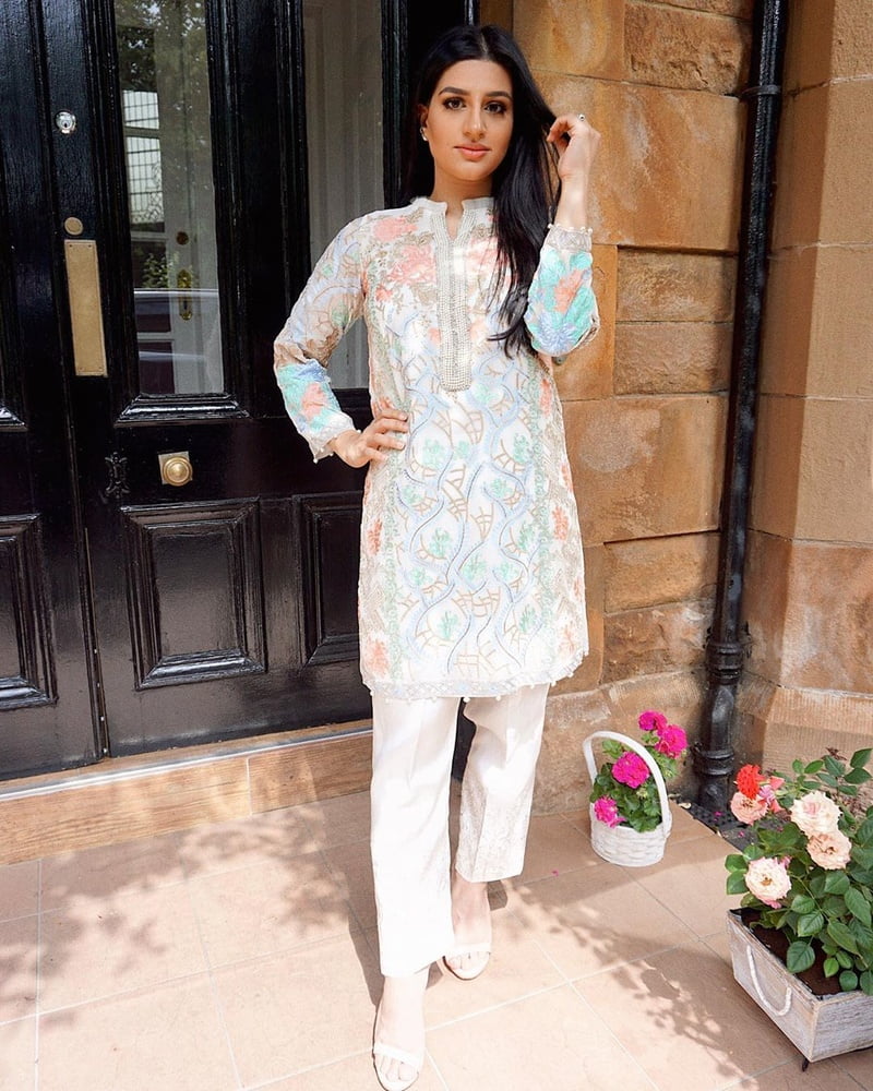 Sexy Paki Schlampen
 #92875930