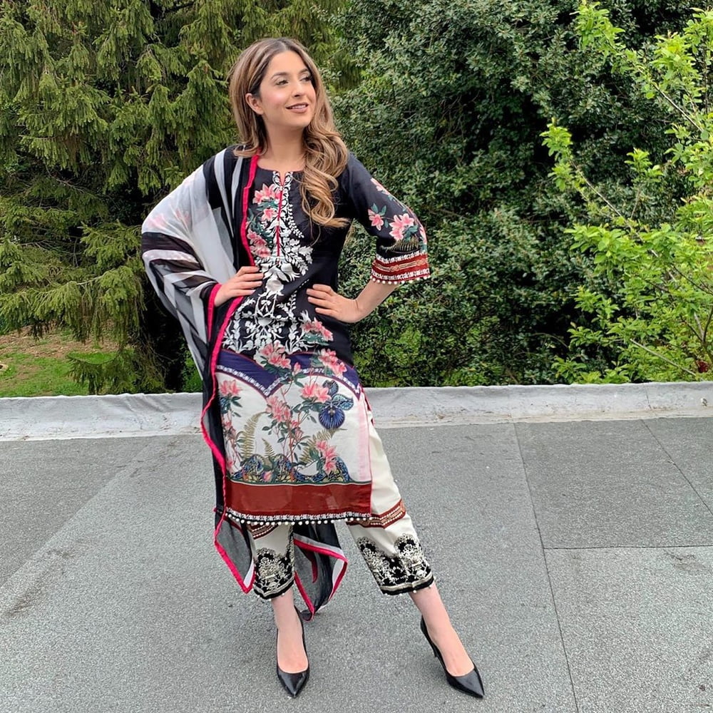 Sexy Paki Schlampen
 #92875942