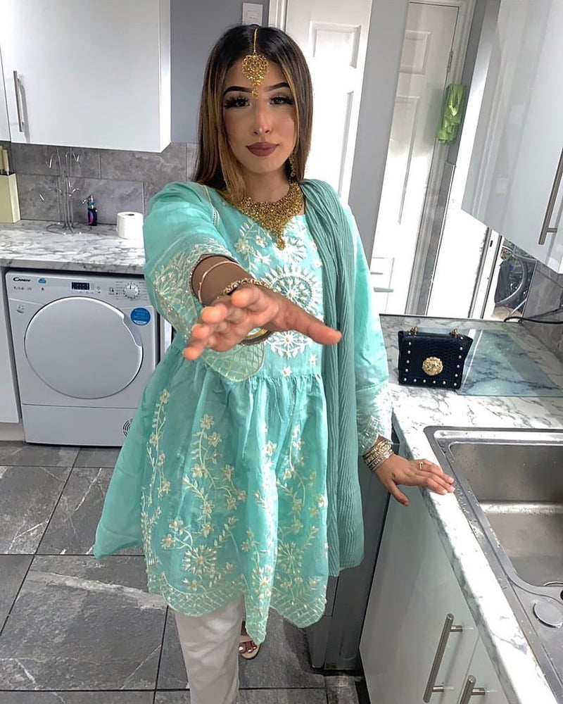 Sexy Paki Schlampen
 #92876022