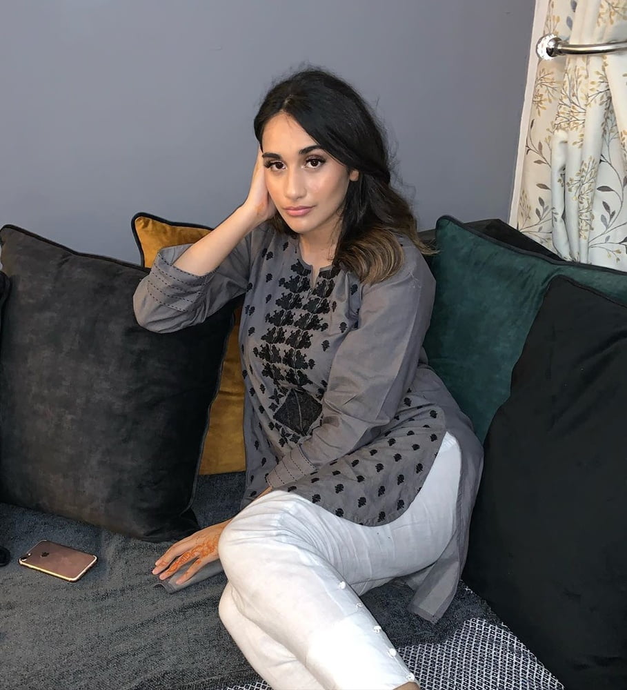 Sexy Paki Schlampen
 #92876105