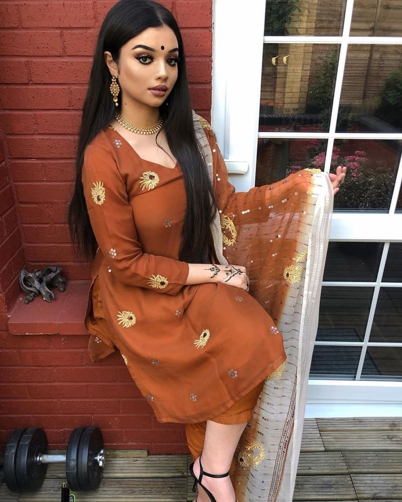 Sexy Paki Schlampen
 #92876458