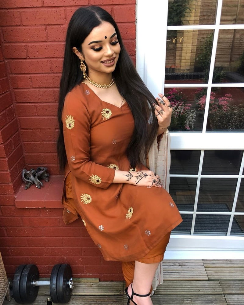 Sexy Paki Schlampen
 #92876462