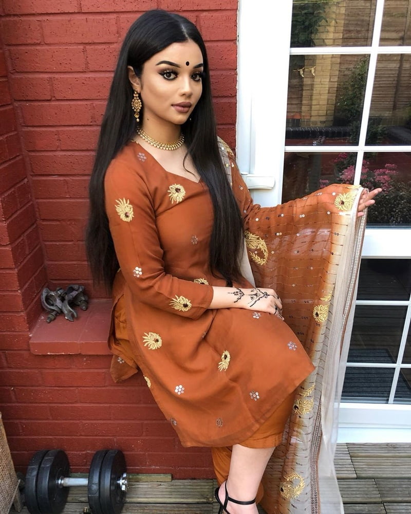 Sexy Paki Schlampen
 #92876466