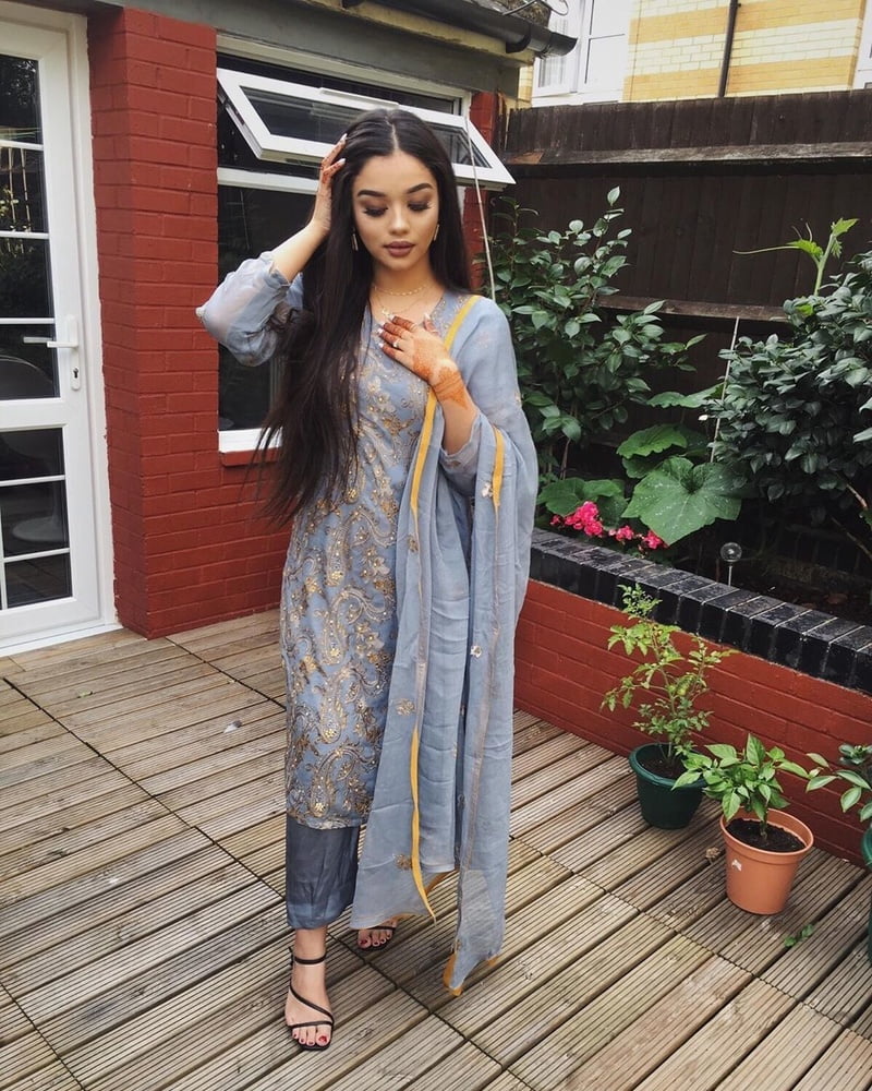 Sexy Paki Schlampen
 #92876474