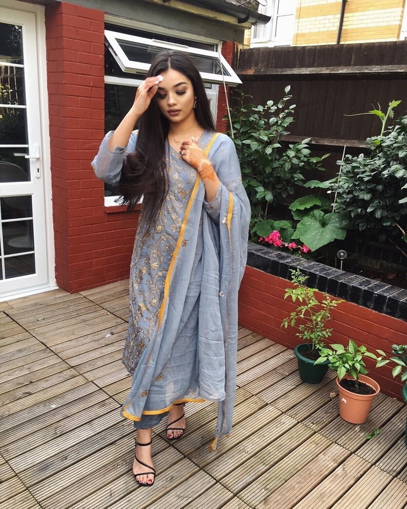 Sexy Paki Schlampen
 #92876491