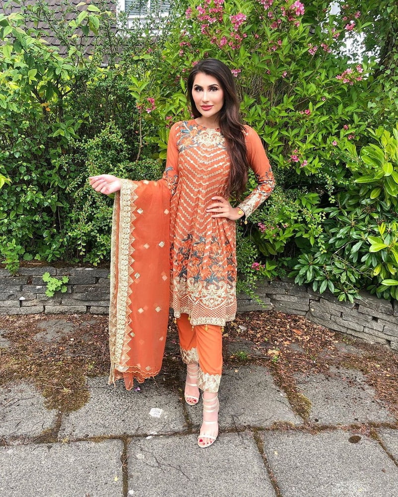 Sexy Paki Schlampen
 #92876688