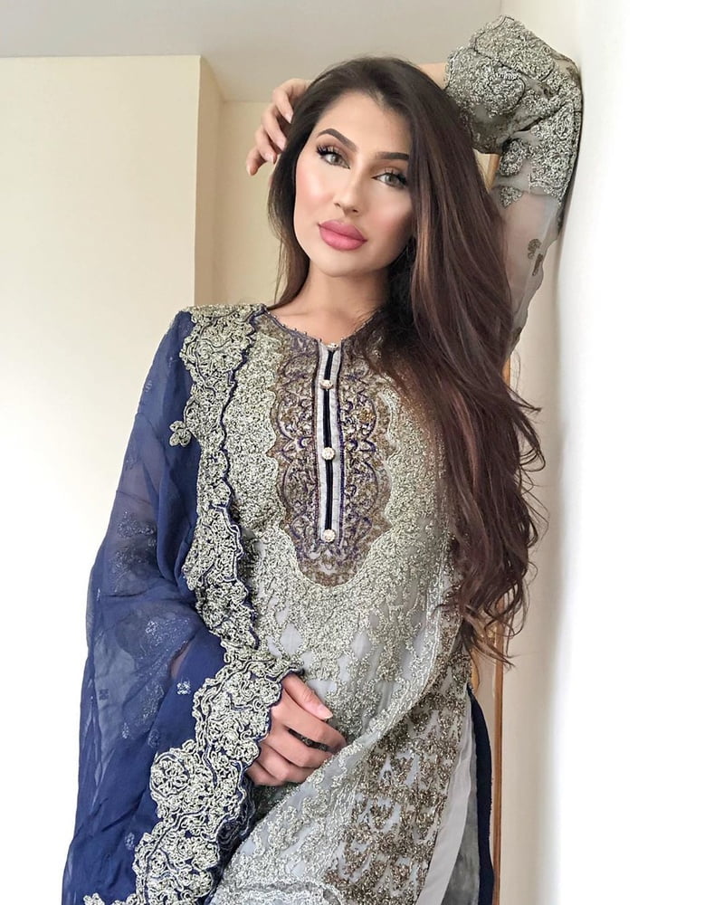 Sexy Paki Schlampen
 #92876812