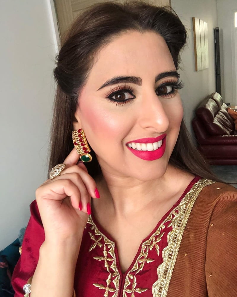 Sexy Paki Schlampen
 #92876830