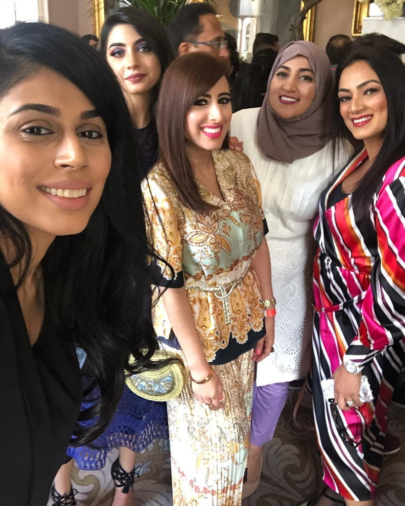 Sexy Paki Schlampen
 #92876939