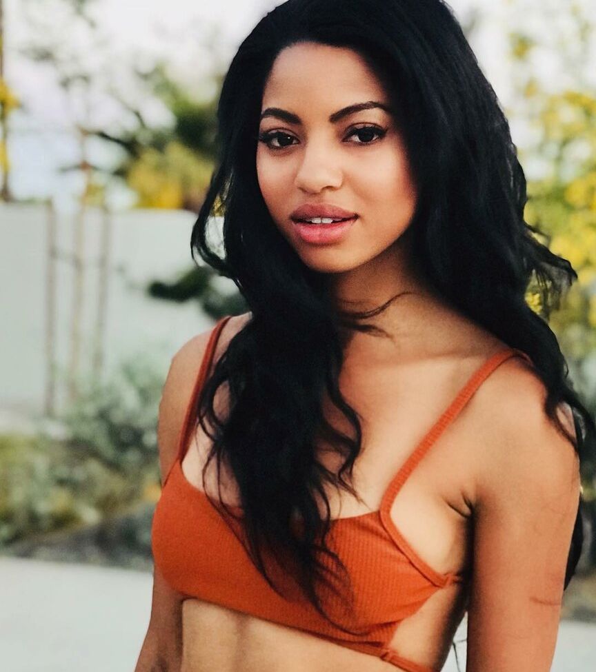 Camille Hyde desnuda #108710465