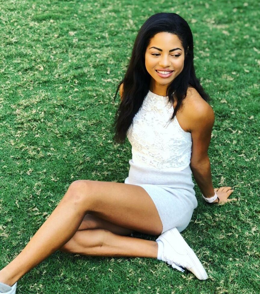 Camille Hyde desnuda #108710505