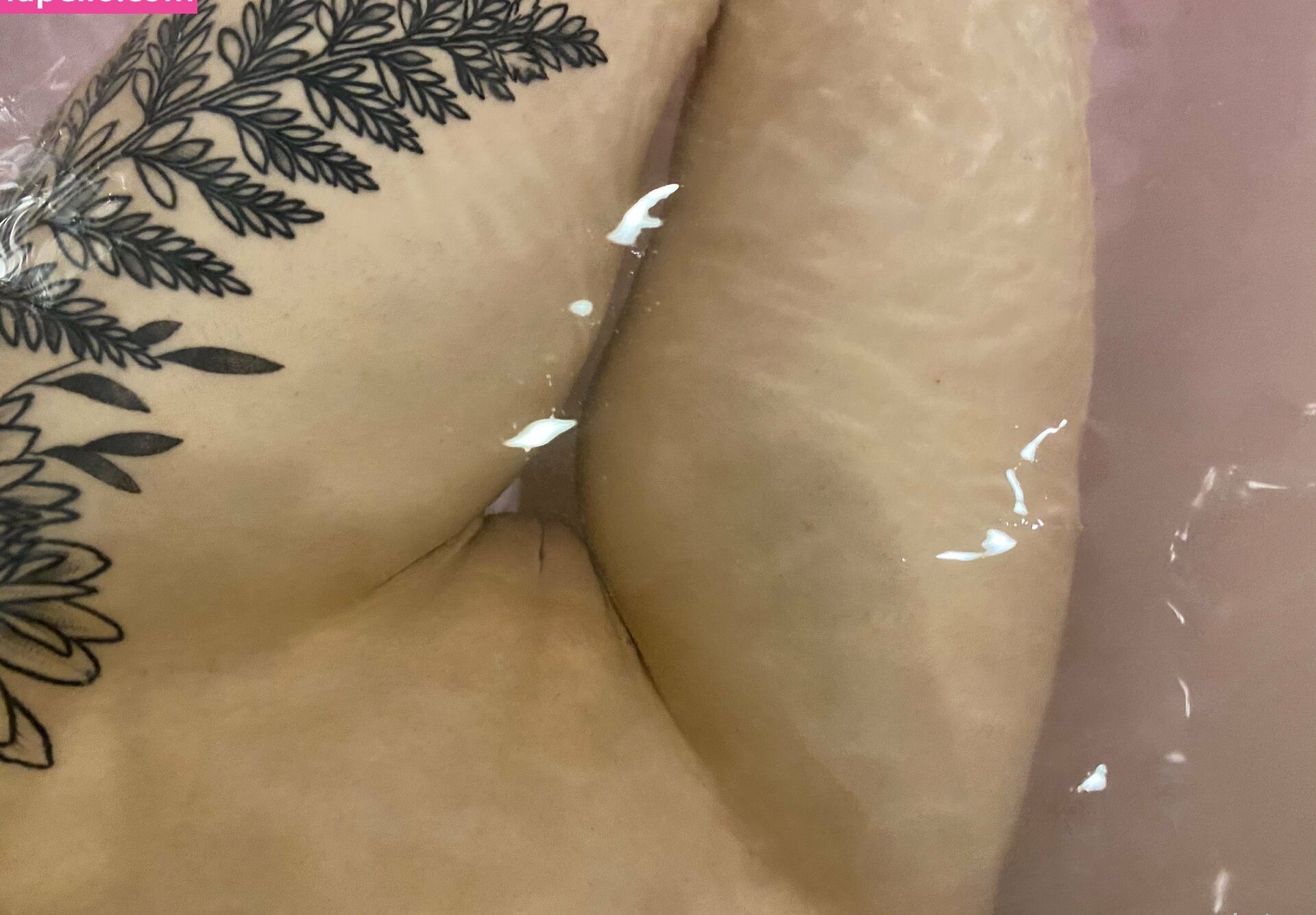 Es.lain nude #107575418