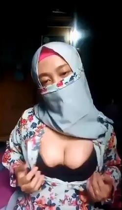 Indonesian jilbab cadar niqab "chandra"
 #100909725