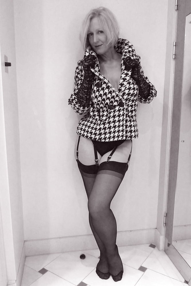 Milf y lencería una combinación perfecta
 #95403480