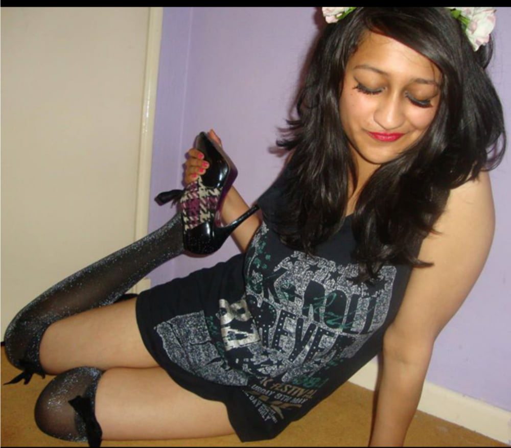 Sexy Alt Paki Girl with drag makeup fetish - Comment 4 more #87673267