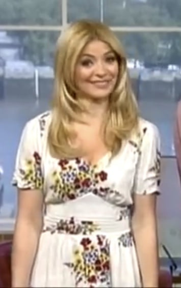 Pieds et talons fétiches- holly willoughby
 #90290224