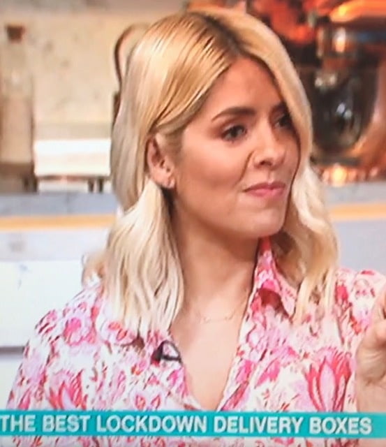 Feet and Heel Fetish- Holly Willoughby #90290256